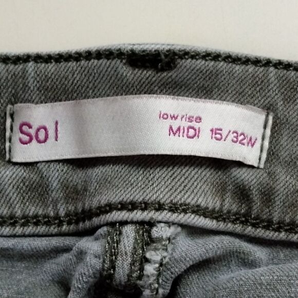 "SO" woman's distressed shorts. - Picture 10 of 12